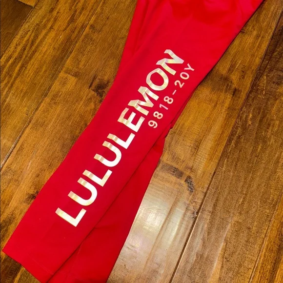 Lululemon Red 20 Year anniversary Leggings MINT CONDITION size 6 - Picture 4 of 5